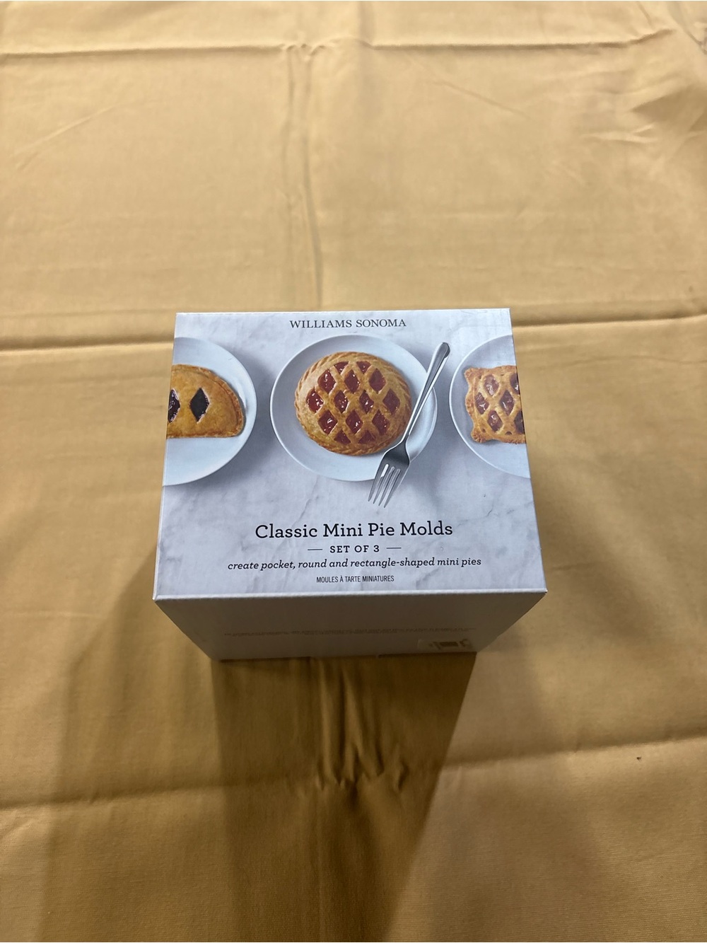 NWT 3 mini pie molds
